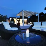 Feel Good Penthouse With Jacuzzi