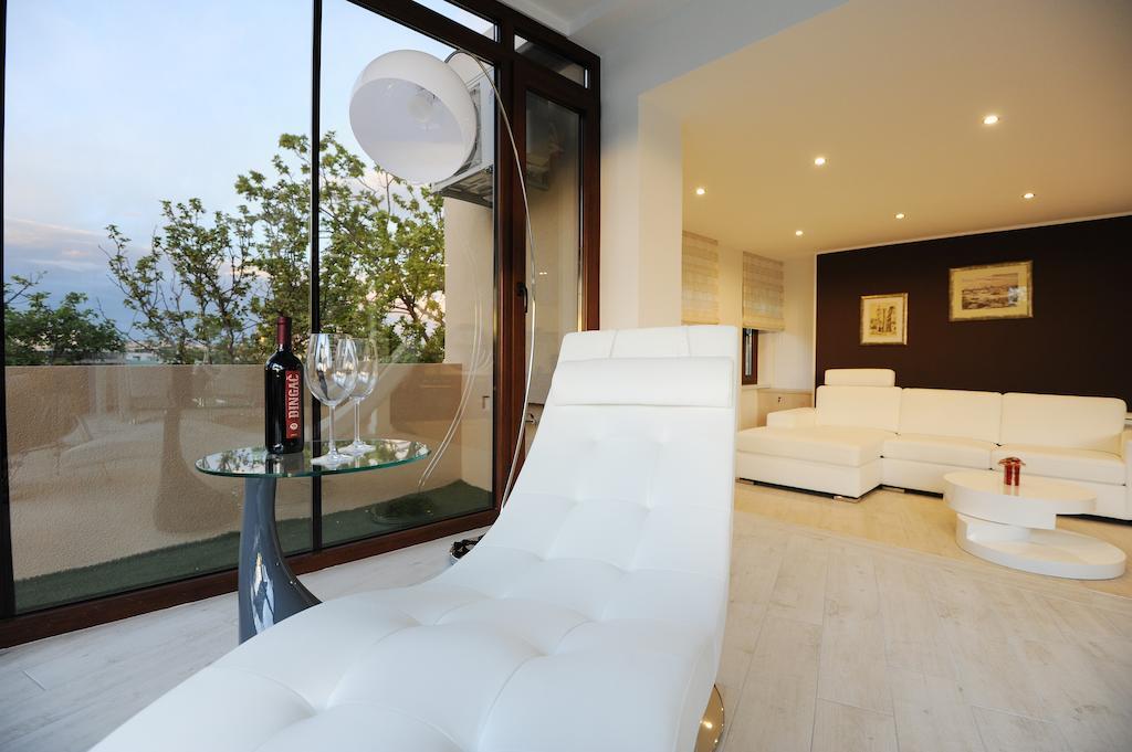 Apartment Feel Good Penthouse With Jacuzzi Zadar