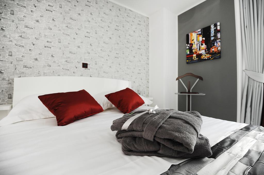 Feel Good Penthouse With Jacuzzi Apartment